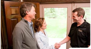 Should You Hire a General Contractor or a Window Company?